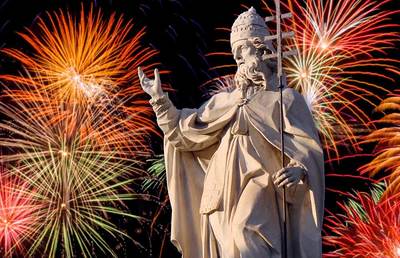 Statue von Papst Silvester I. in Pisa